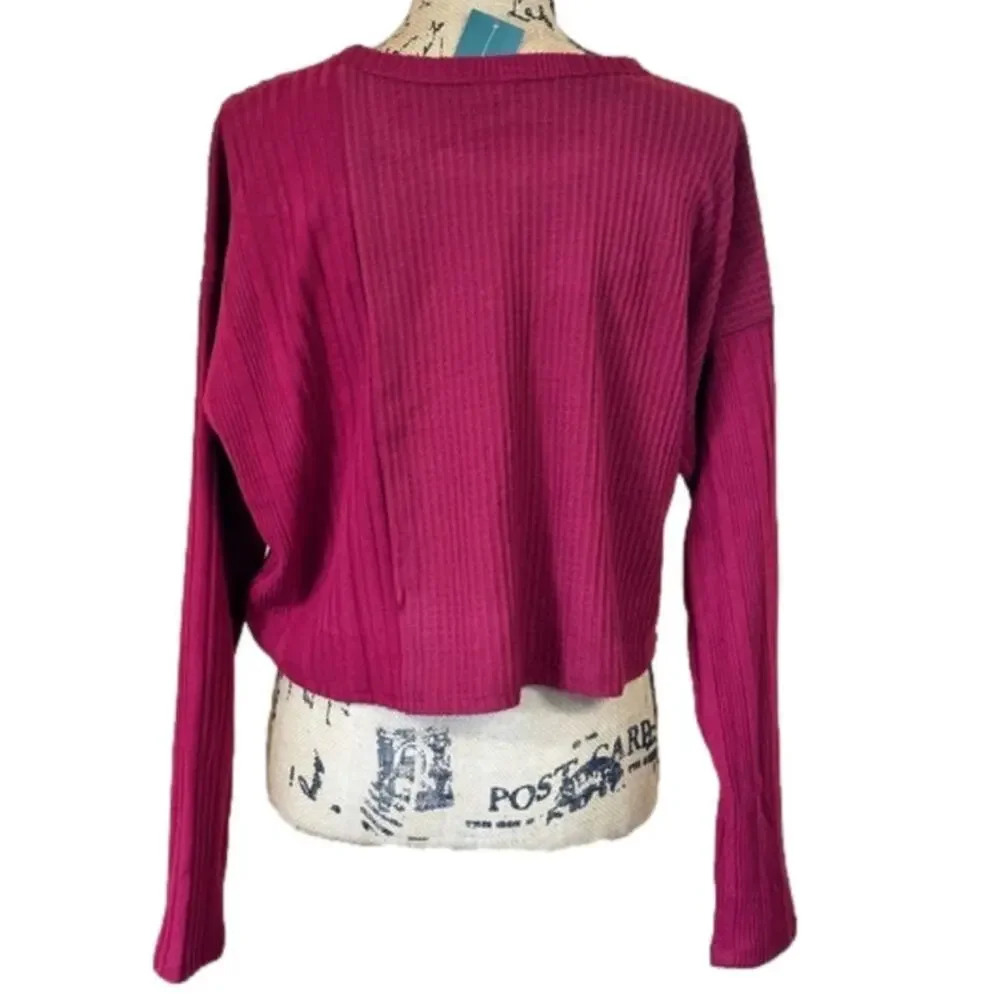 New Women's‎ Ribbed/Waffle Berry Red Long Sleeve Cropped Top size Large